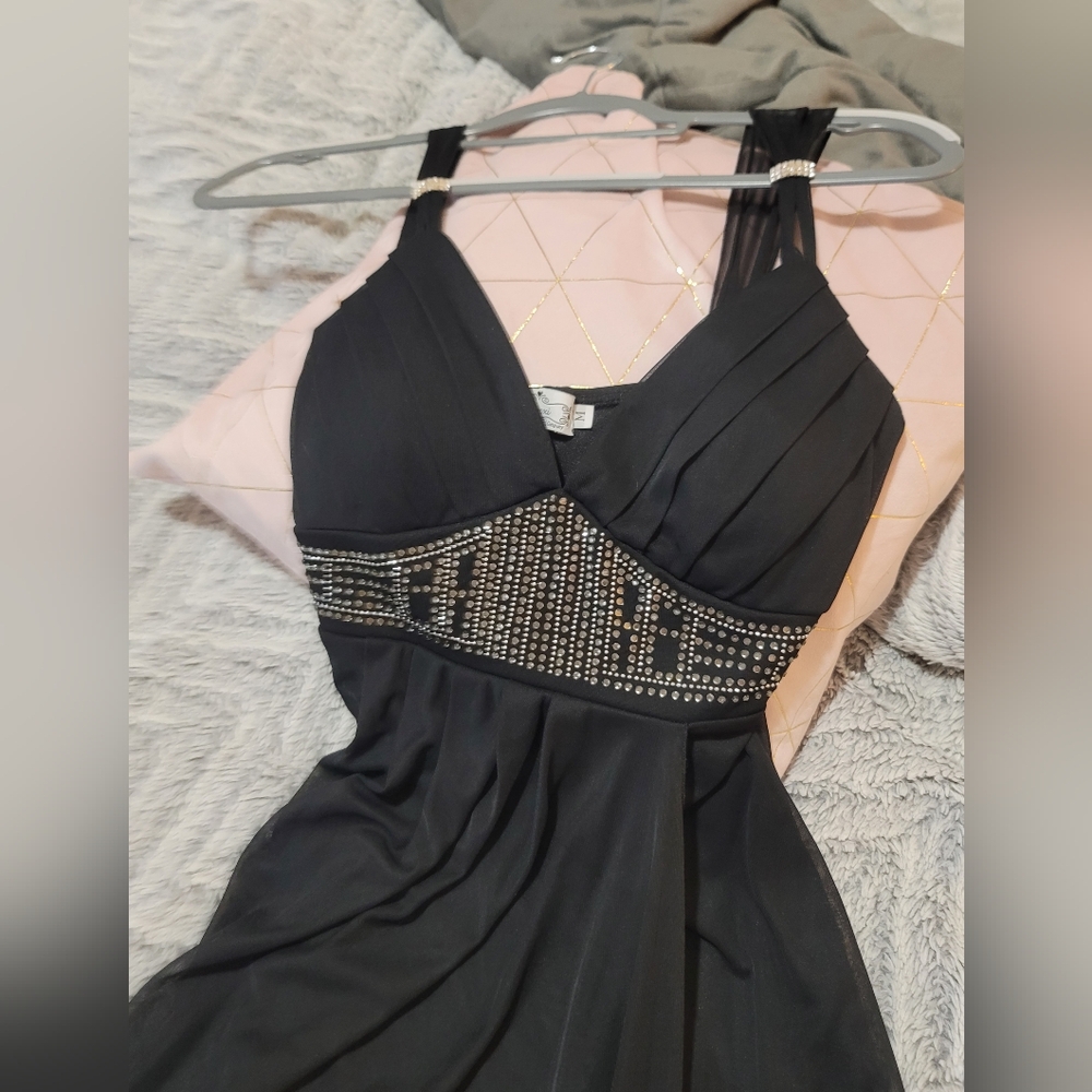 Elegant Black Evening Gown/W Beading. Lightweight Multi Layer. S 8/10 TRIXXI - Picture 2 of 16